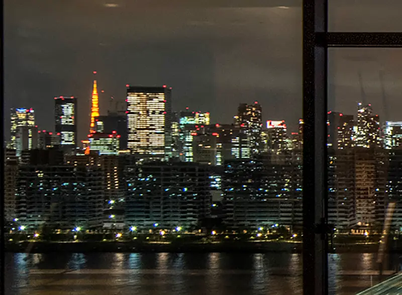 東京タワーや東京スカイツリーも見える天然温泉からの夜景は格別です。