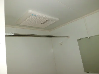 洗濯物を乾かせる浴室乾燥機。