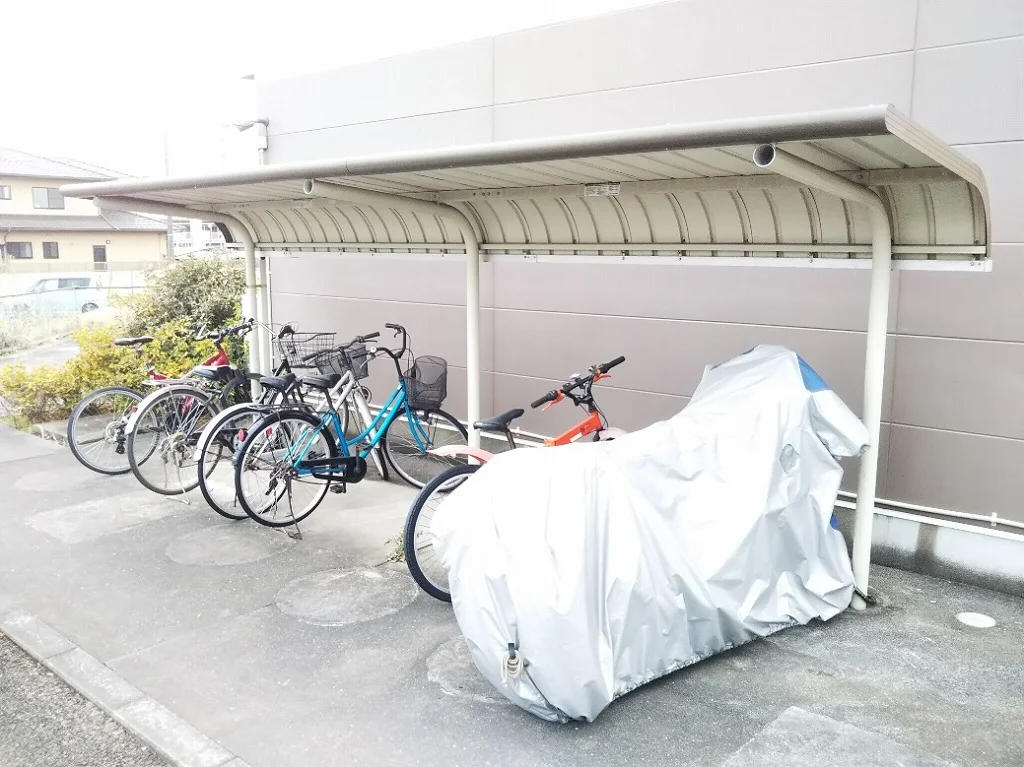 駐輪場完備。