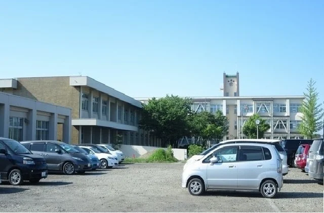 美唄市立中央小学校まで600m