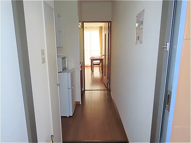 玄関からのアングルです