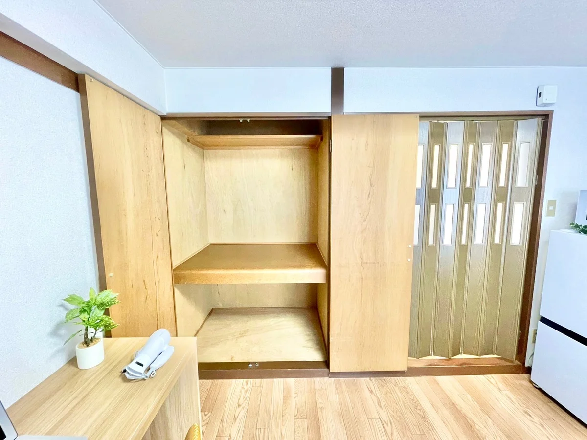 ※撮影用の観葉植物・食器調理器具・雑貨類等はございません。※図面・写真は現況優先。