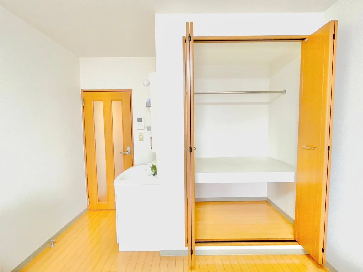 ※撮影用の観葉植物・食器調理器具・雑貨類等はございません。※図面・写真は現況優先。