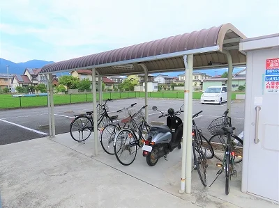 屋根付き駐輪場あり