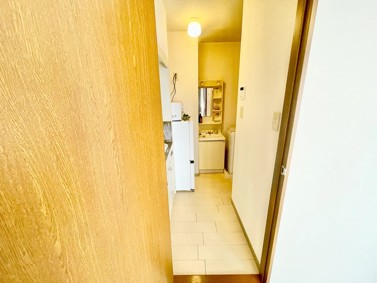 ※撮影用の観葉植物・食器調理器具・雑貨類等はございません。※図面・写真は現況優先。