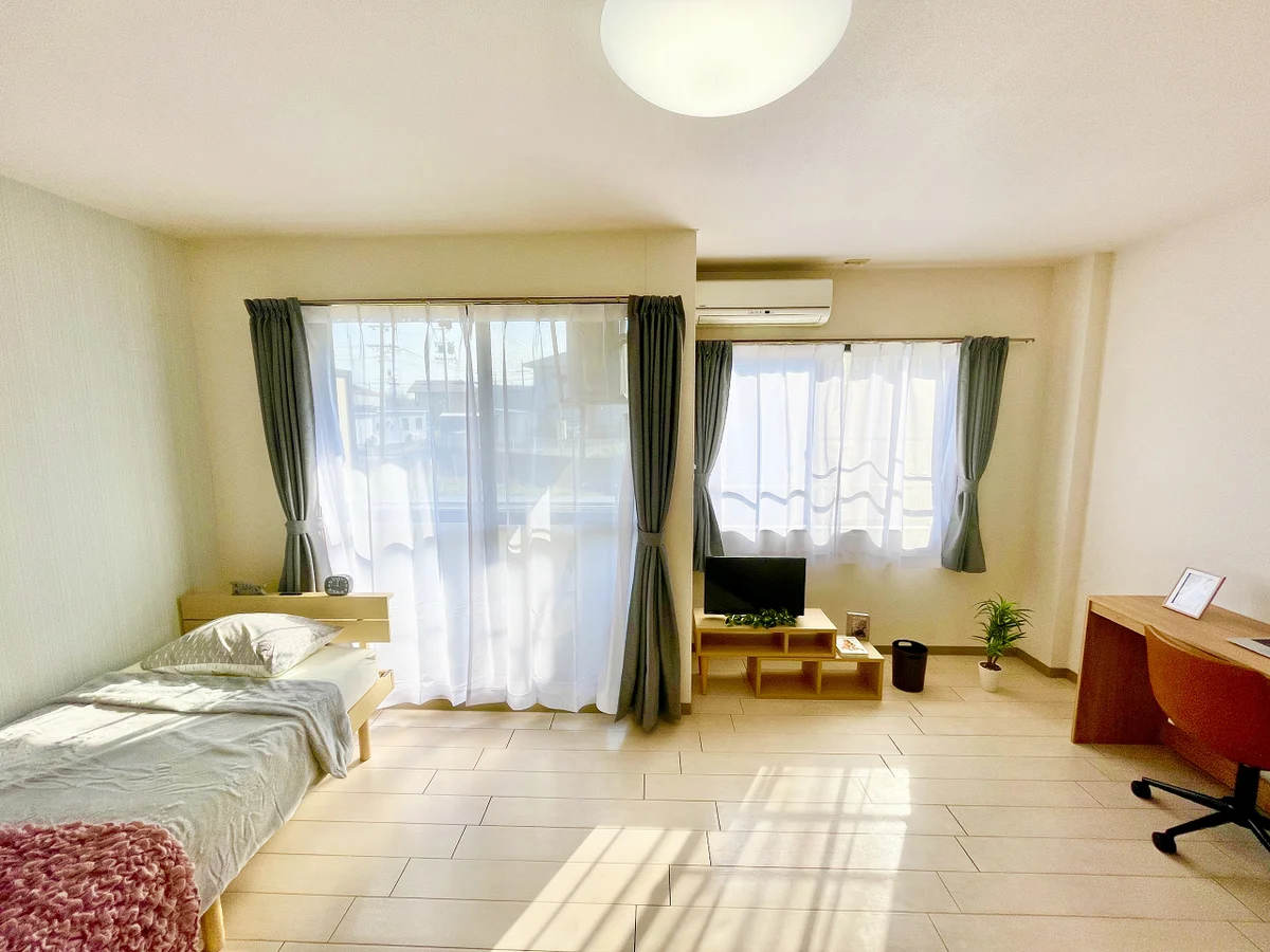 ※撮影用の観葉植物・食器調理器具・雑貨類等はございません。※図面・写真は現況優先。