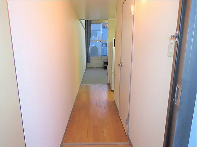 玄関からのアングルです