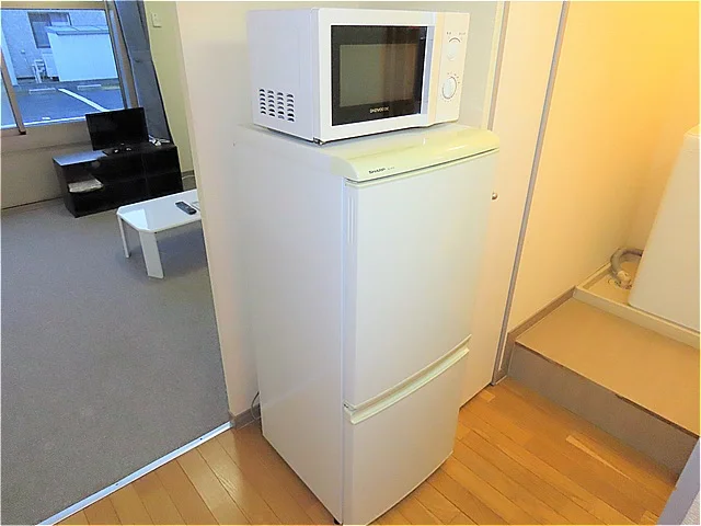 電子レンジ、冷蔵庫完備