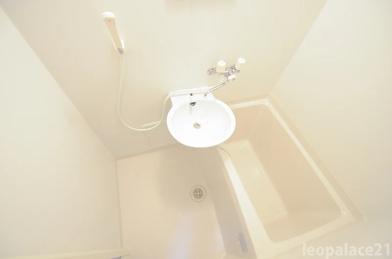 バス・トイレ別です。同タイプの写真です。