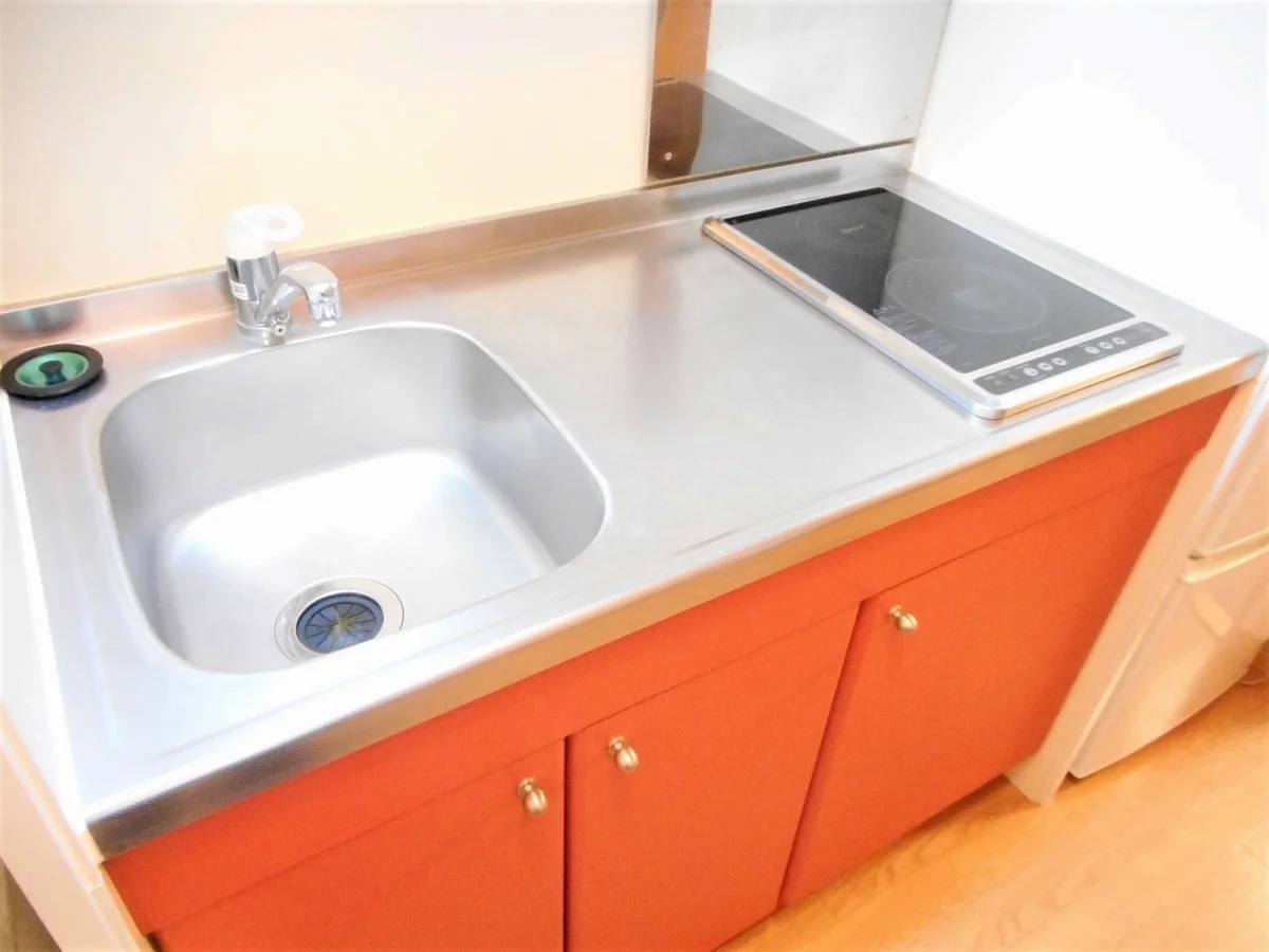 2口の電気コンロまたはIHコンロとなります