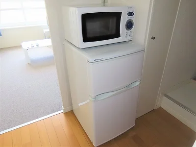電子レンジ、冷蔵庫完備