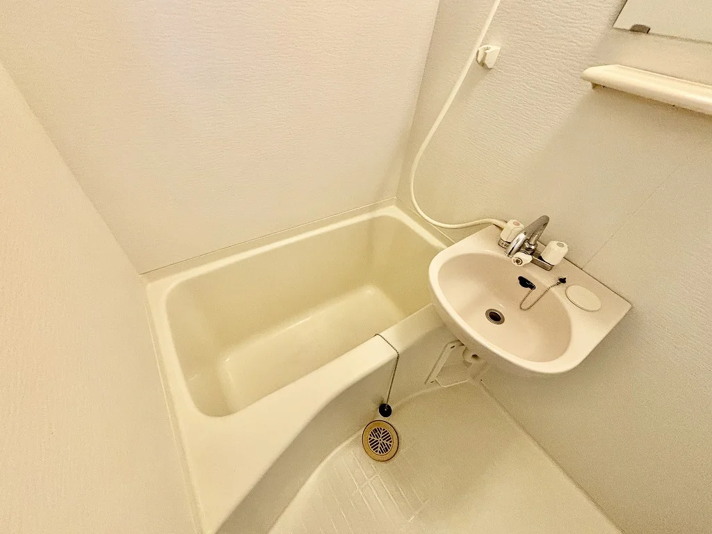 設備・仕様は号室により異なる為、現況を優先いたします。