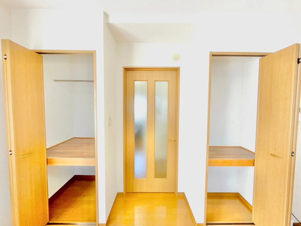 ※撮影用の観葉植物・食器調理器具・雑貨類等はございません。※図面・写真は現況優先。