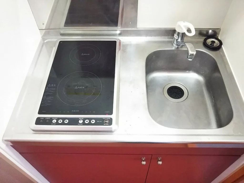 2口ラジエントヒーター付き。部屋により設備が異なる場合あり。