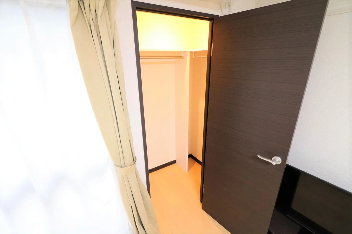 大型クローゼットにより女性の方でも収納が安心！