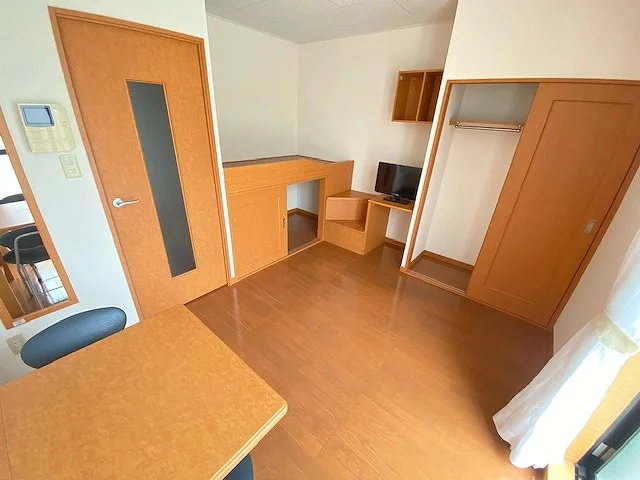 1Fの写真です。※2Ｆはカーペットで窓の大きさが異なります。