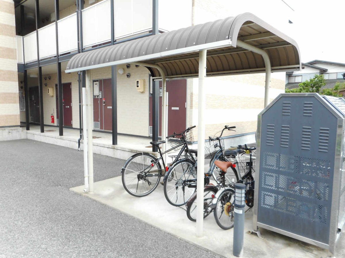 屋根付き駐輪場あり