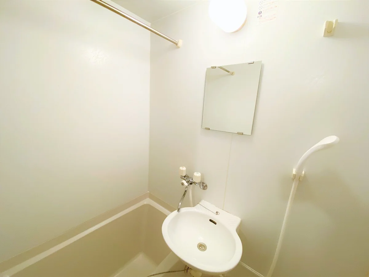 設備・使用は号室により異なる為、現況を優先致します。