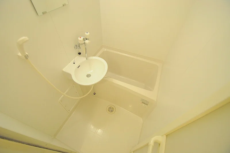 一日頑張った体を湯船で癒してください。