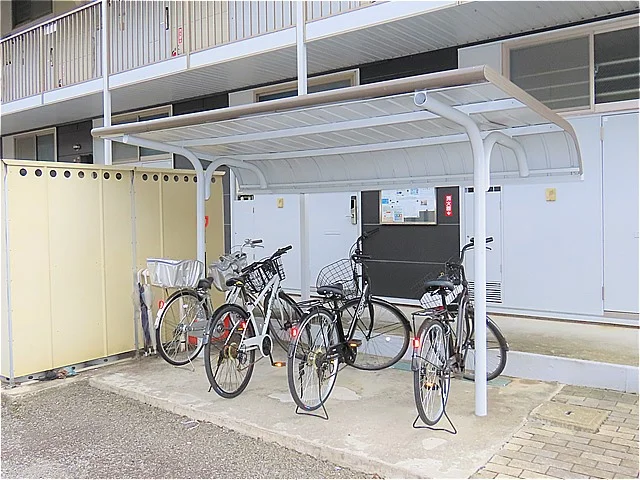 屋根付き駐輪場あり