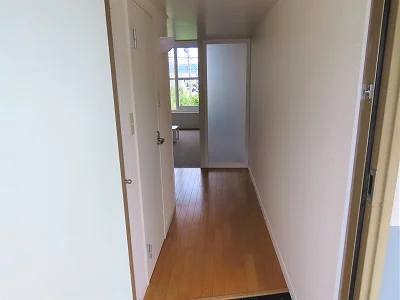 玄関からのアングルです