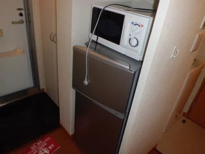 冷蔵庫と電子レンジ。