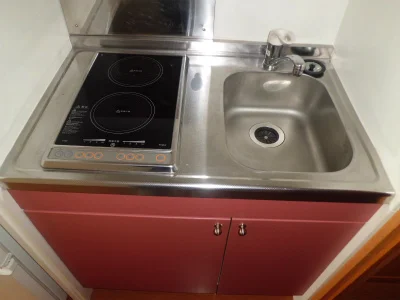 電気コンロ付ミニキッチン。