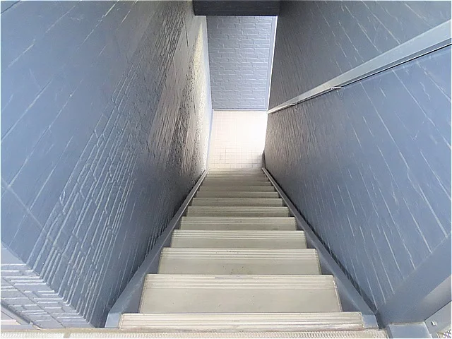 階段上からのアングルです