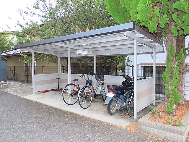 屋根付き駐輪場あり