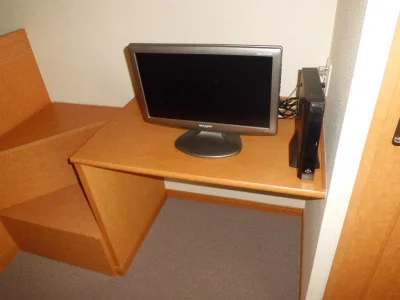 テレビとレオネット。月々1600円でネットつなぎ放題。