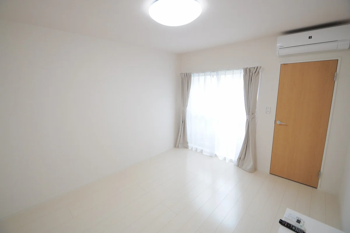 クローゼット付のため、収納機能もばっちり！