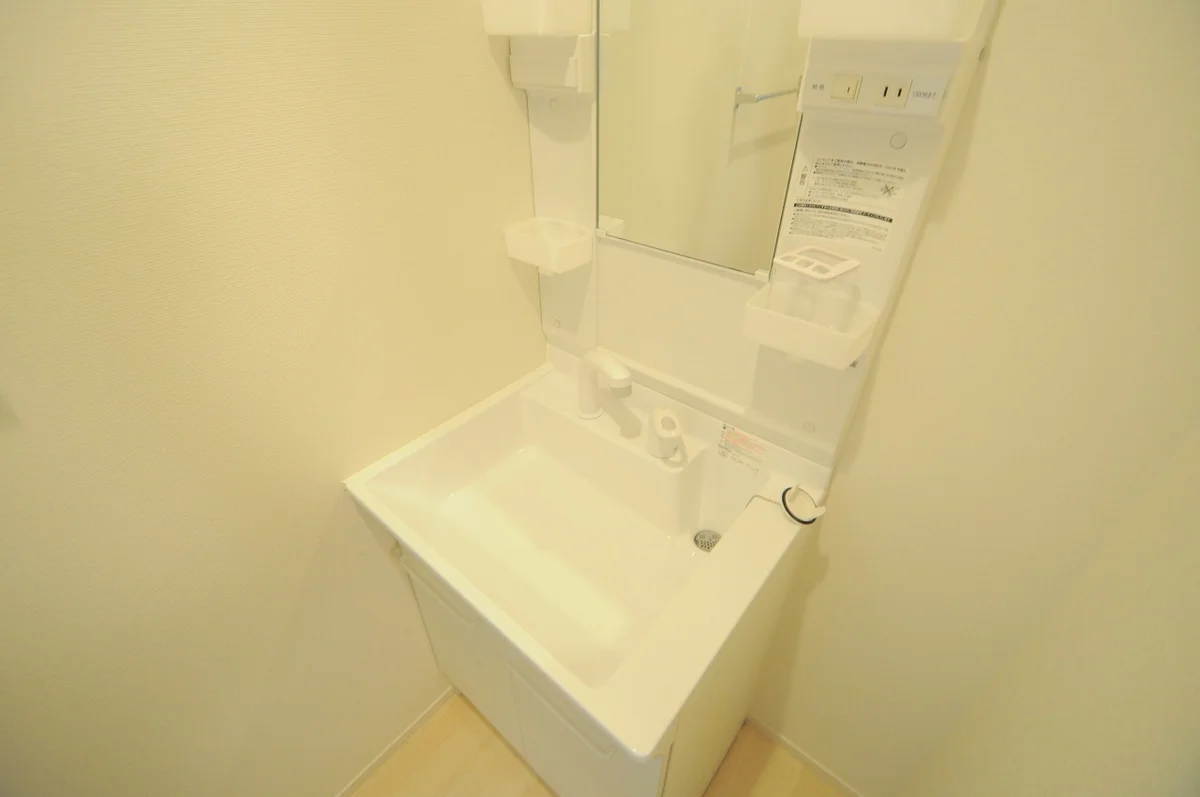 清潔感溢れる独立洗面台付き！