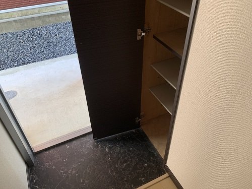 シューズボックス