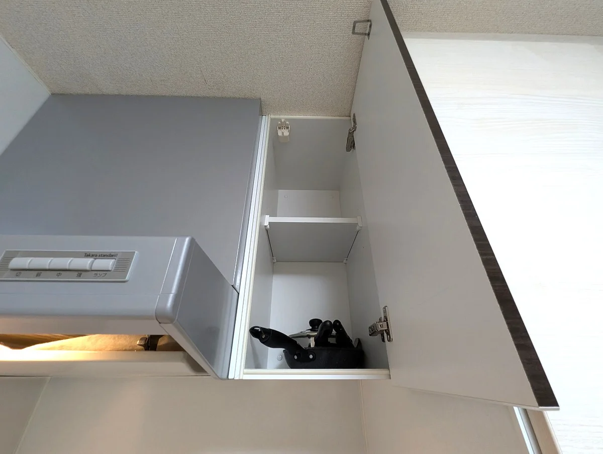 キッチンの上に2段収納◎