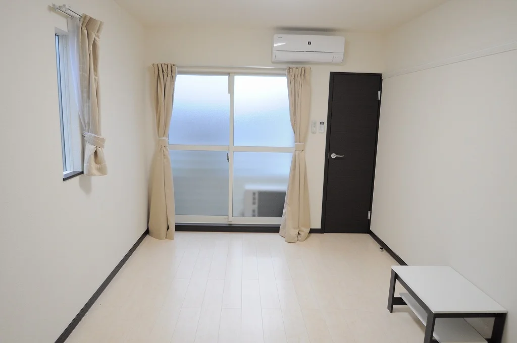 同シリーズの類似となります。現況を優先致します。