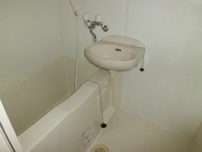 洗面台付のお風呂。