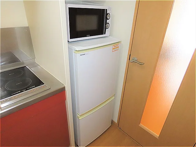 電子レンジ、冷蔵庫完備