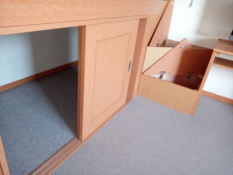 ベッドの下は大型収納