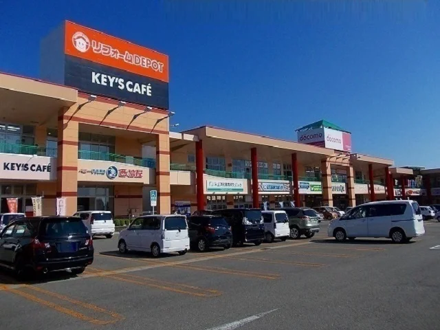 フレスポ御所野まで600m