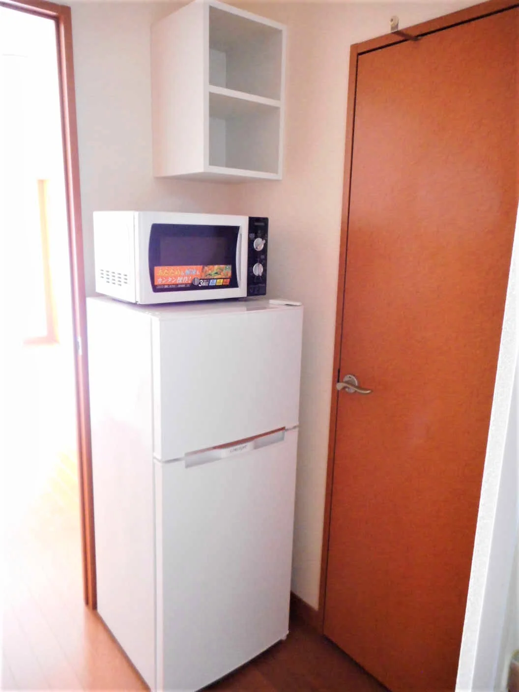 電子レンジ、冷蔵庫完備
