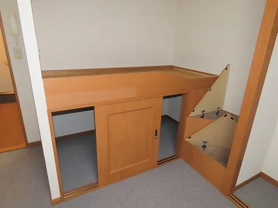 ハイベッドタイプのお部屋です