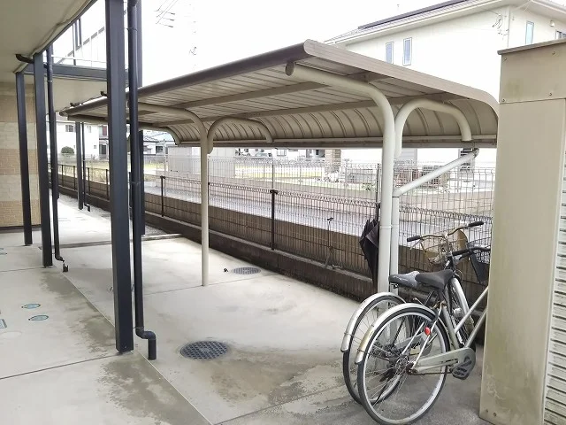屋根付き駐輪場