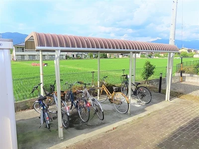 屋根付き駐輪場あり
