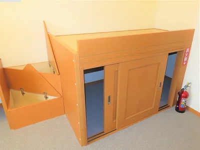 ベッド下、階段下は大容量収納！