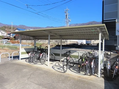 屋根付き駐輪場あり