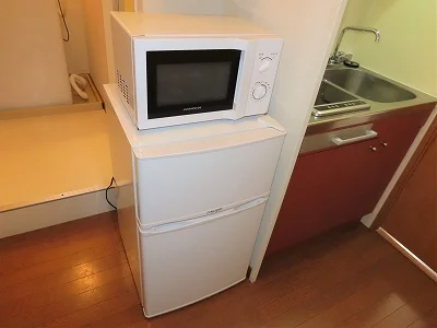 電子レンジ、冷蔵庫完備