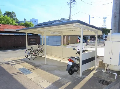 屋根付き駐輪場あり
