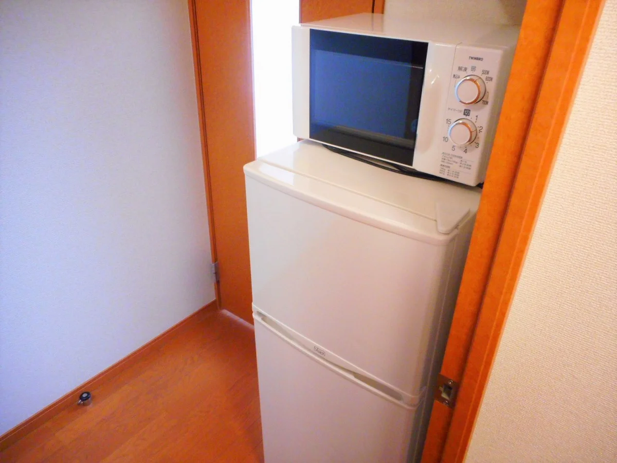 電子レンジ、冷蔵庫完備