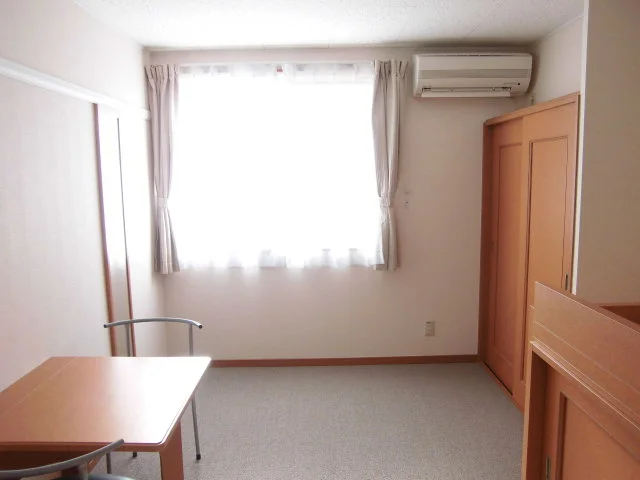 収納たっぷりリビングです。