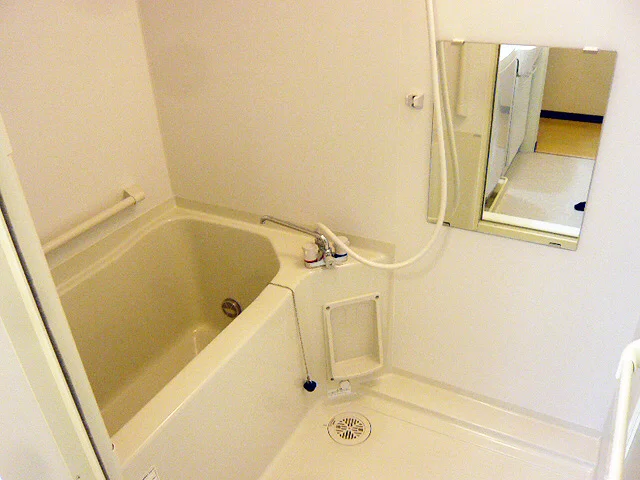 雨の日でも快適な浴室乾燥機付きです♪